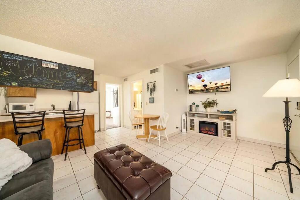 Pool King Lake Suite-Walk To Dt & Lake! Lake Havasu City Exteriér fotografie